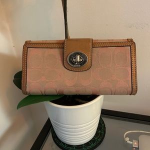 Authentic Coach Beige Signature Fabric Pink Patent Leather Turnlock Slim Wallet